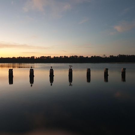 Bamboo Motor Inn Lakes Entrance Dış mekan fotoğraf