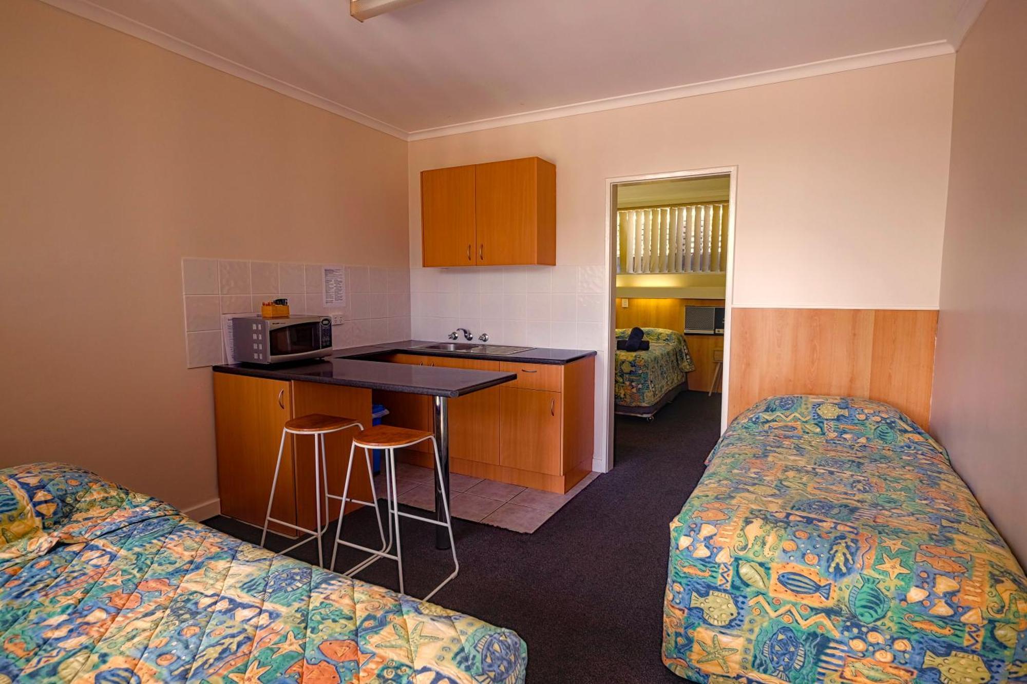Bamboo Motor Inn Lakes Entrance Dış mekan fotoğraf