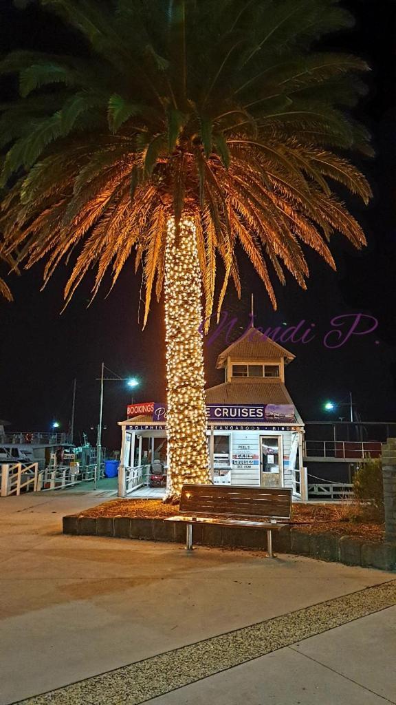 Bamboo Motor Inn Lakes Entrance Dış mekan fotoğraf