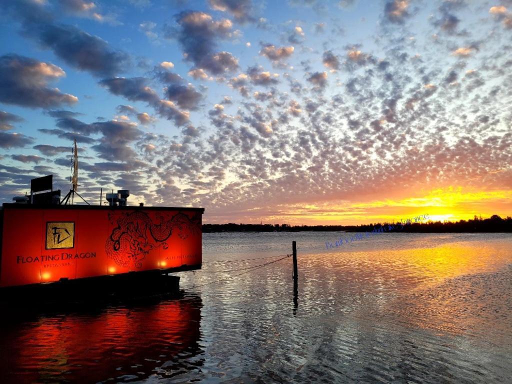 Bamboo Motor Inn Lakes Entrance Dış mekan fotoğraf