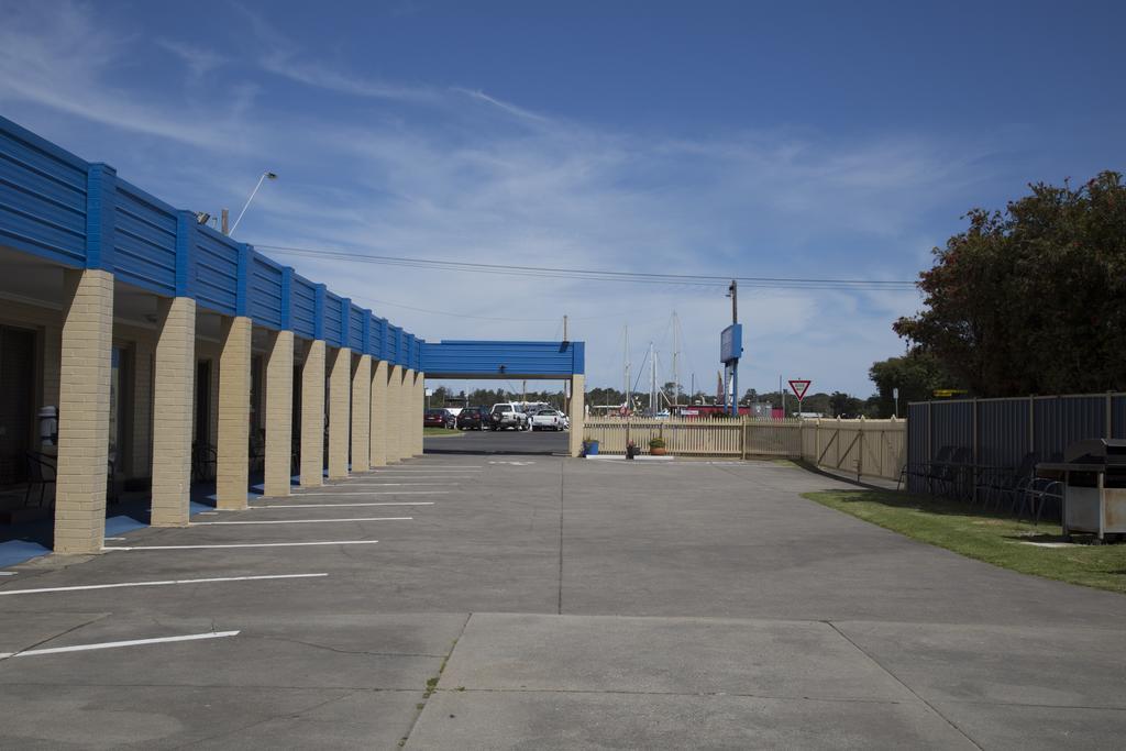 Bamboo Motor Inn Lakes Entrance Dış mekan fotoğraf
